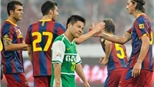 02h30 ngày 15/8, Sevilla - Barca: Trên những đôi tay "tuổi teen"